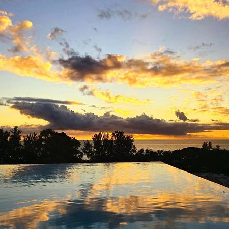 Luxury Penthouse With Infinity Pool & Stunning Sea View Apartment Flic en Flac Luaran gambar