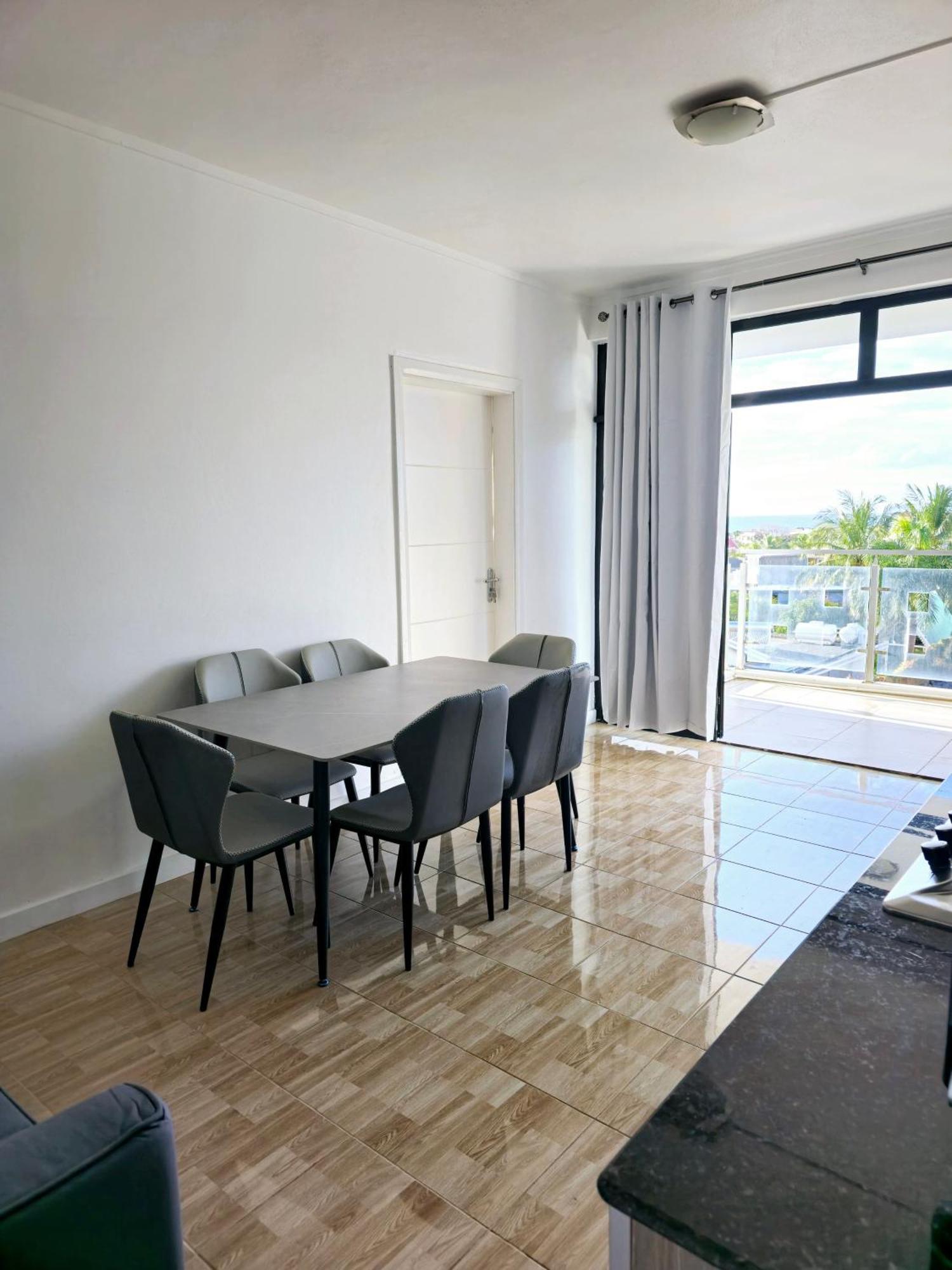 Luxury Penthouse With Infinity Pool & Stunning Sea View Apartment Flic en Flac Luaran gambar